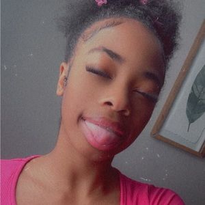 Meet your Posher, Makayla